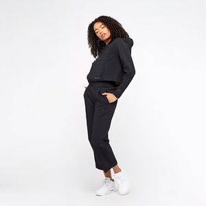EUC Nike Sportswear Tech Pack Black Woven Cropped Pants Size XS